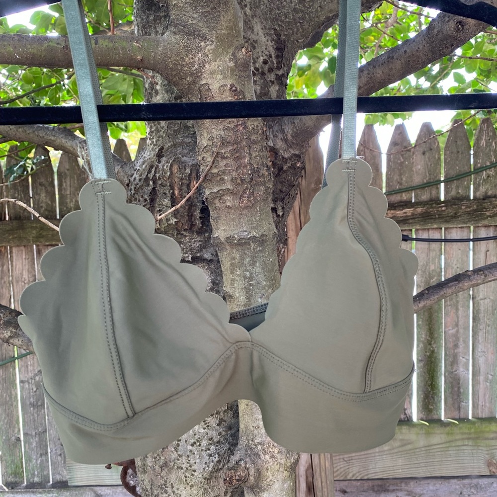 Scallop trimmed Bralette